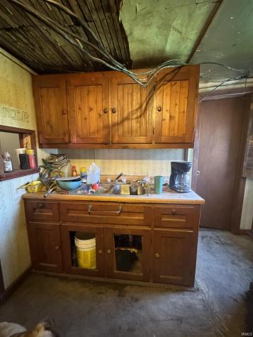 1613 W Jeffras Avenue Marion IN 46952