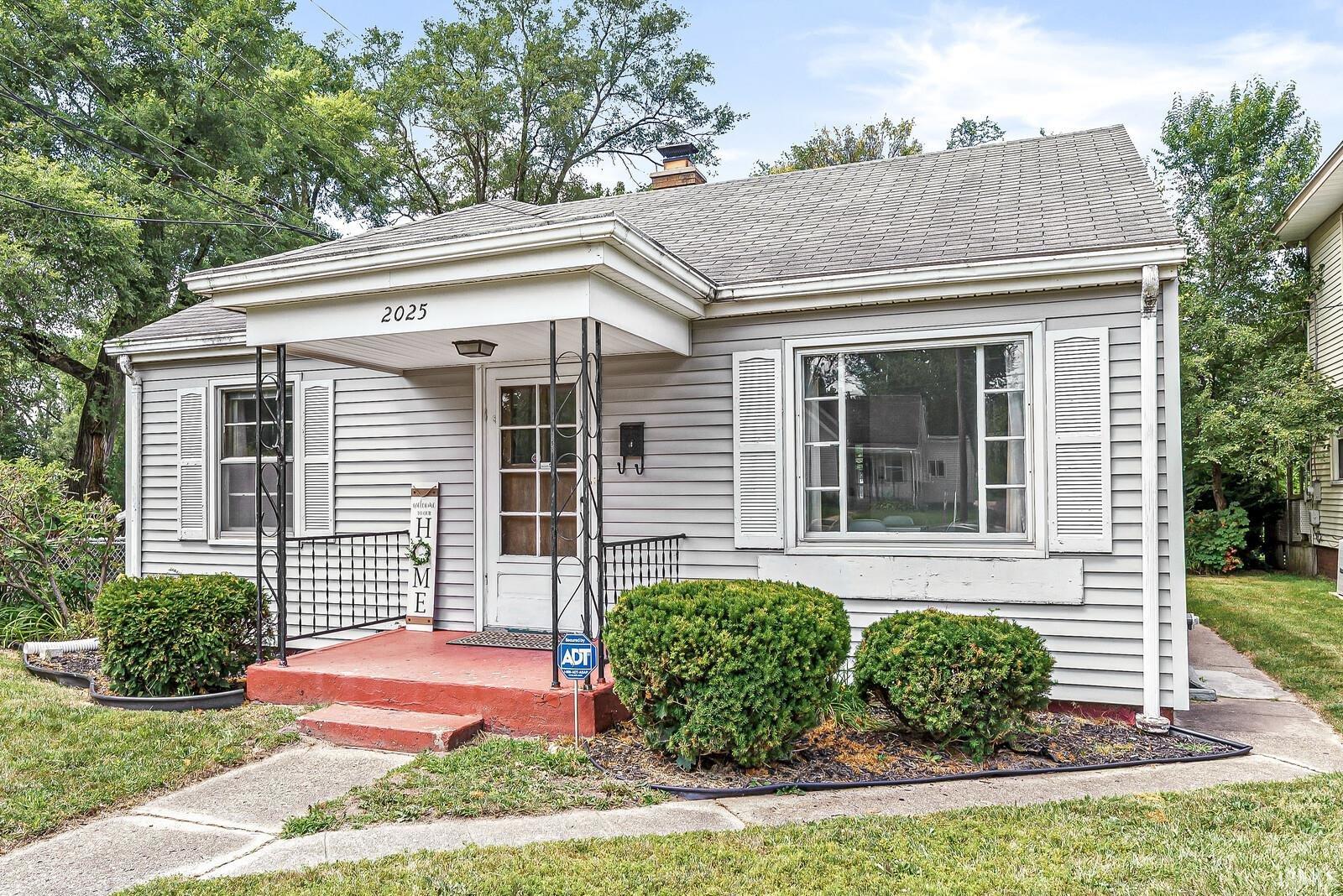 2025 Prairie Avenue South Bend IN 46613