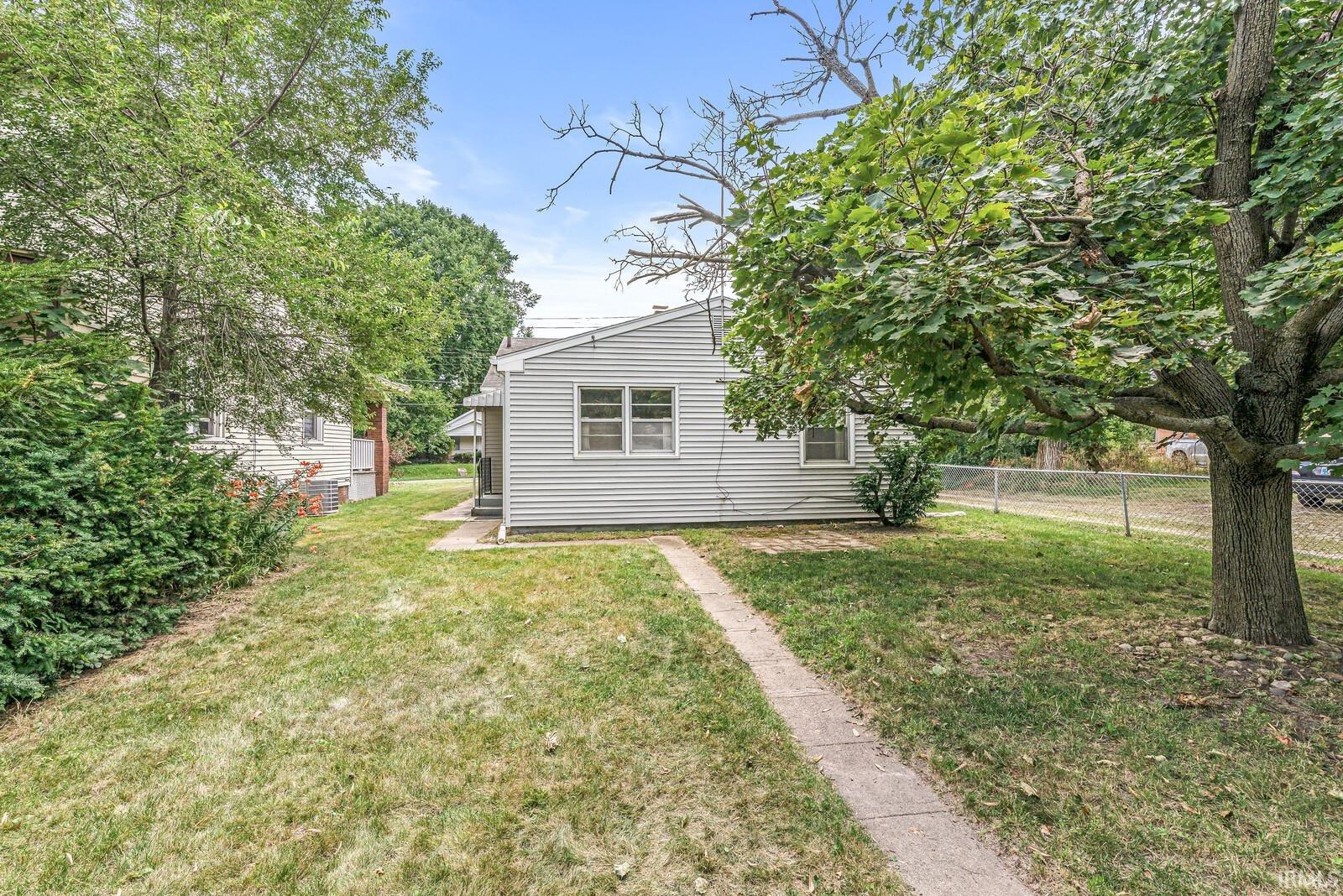 2025 Prairie Avenue South Bend IN 46613