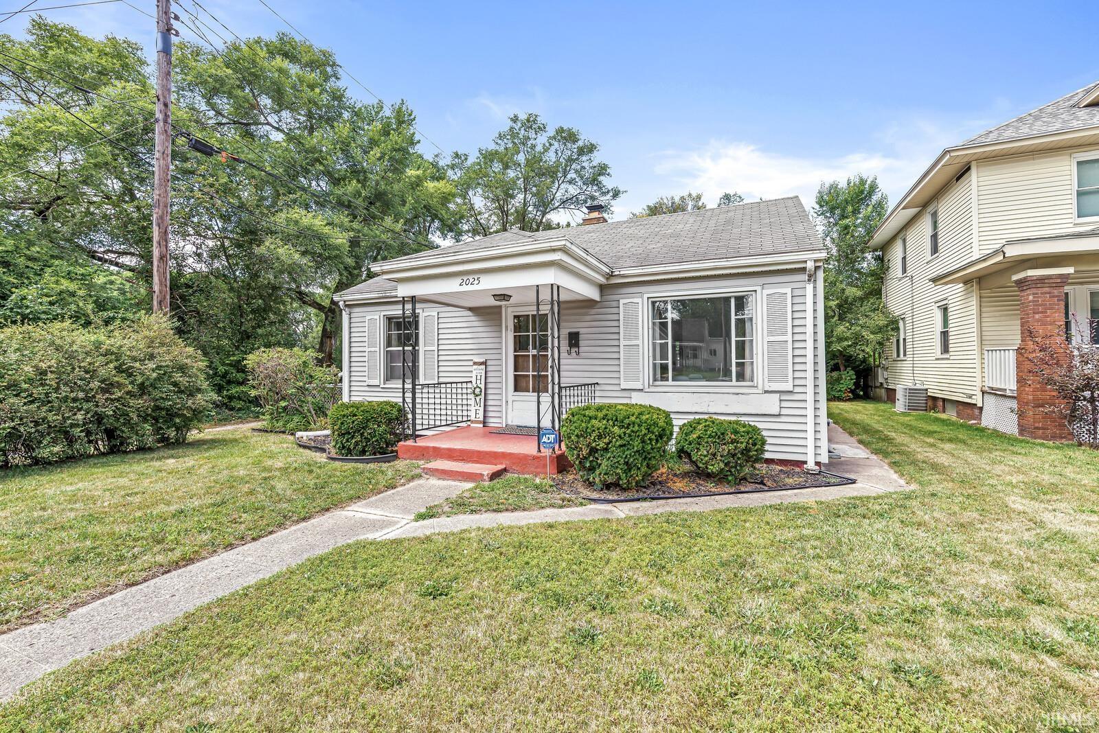 2025 Prairie Avenue South Bend IN 46613