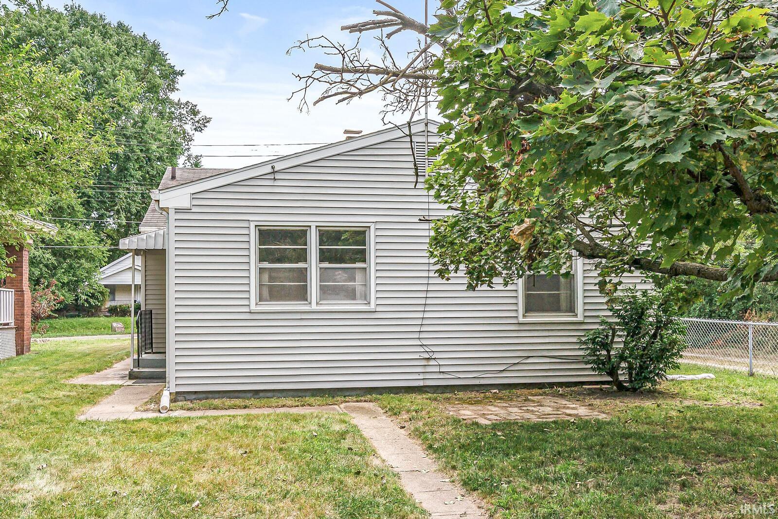 2025 Prairie Avenue South Bend IN 46613