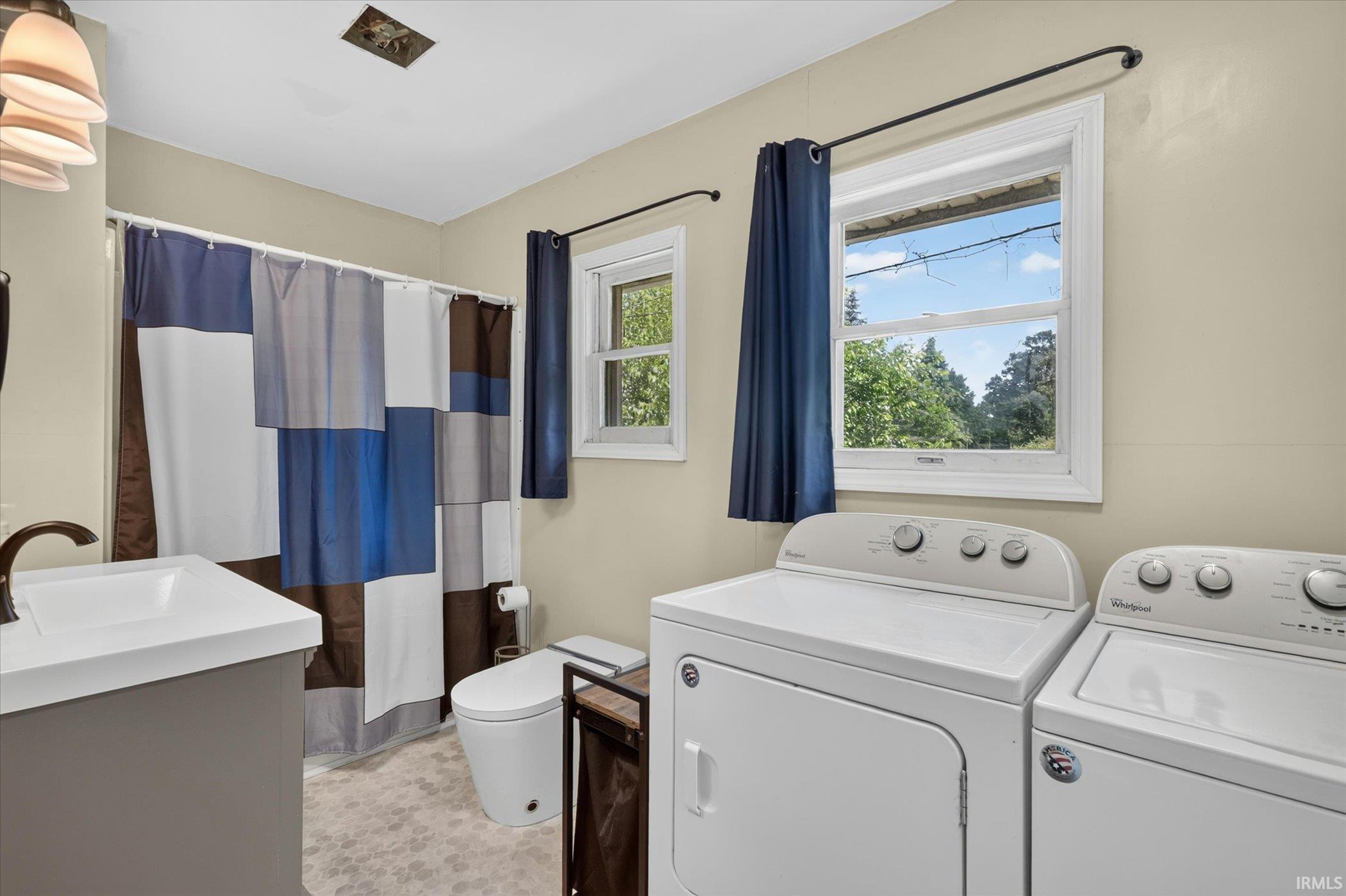 61384 Oak Road South Bend IN 46614