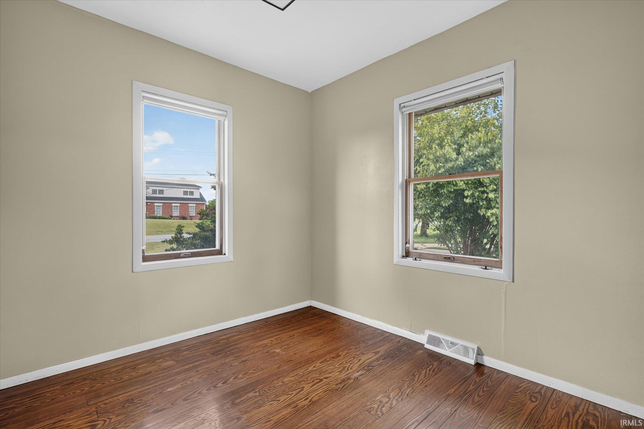 61384 Oak Road South Bend IN 46614
