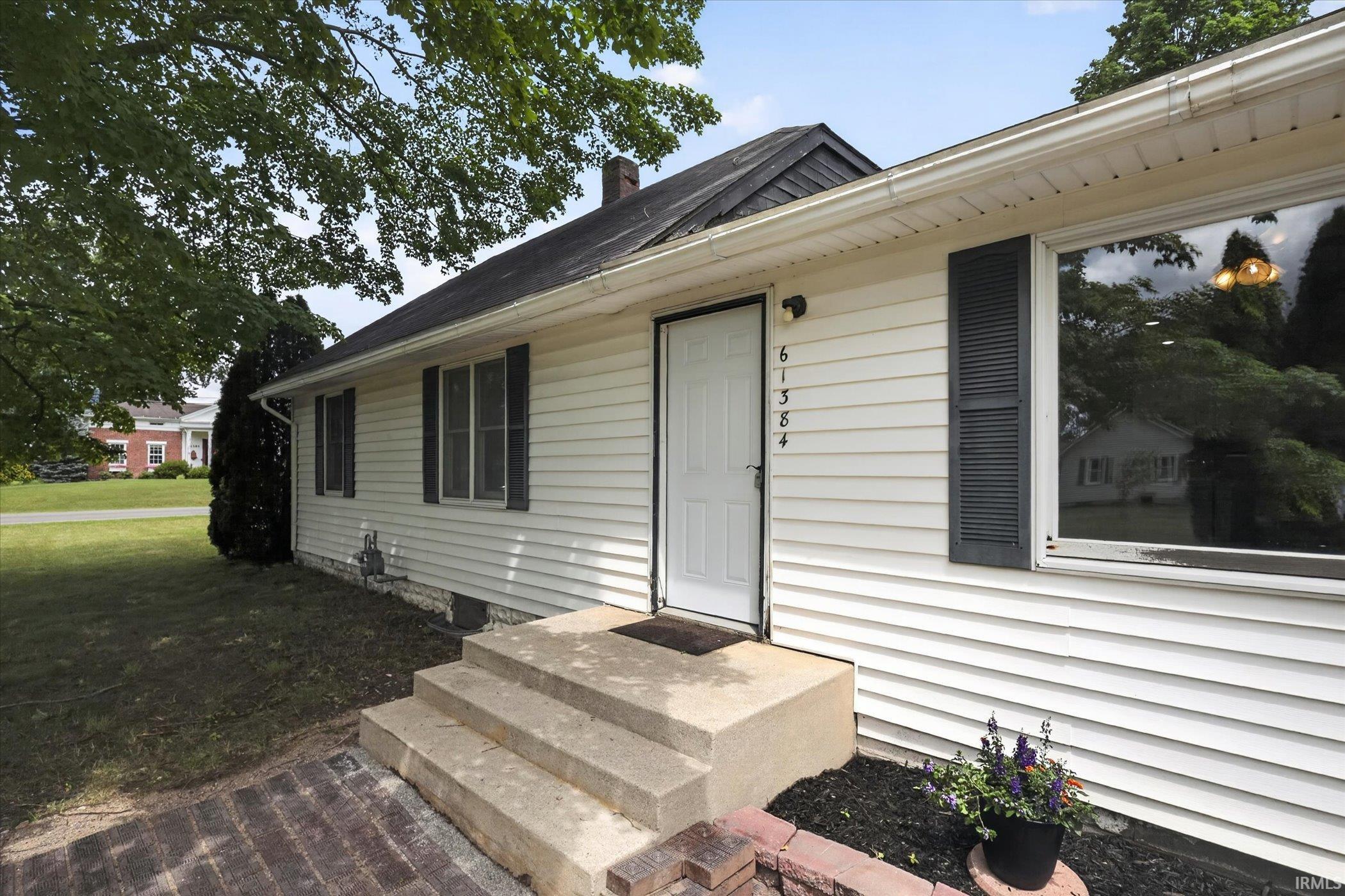 61384 Oak Road South Bend IN 46614