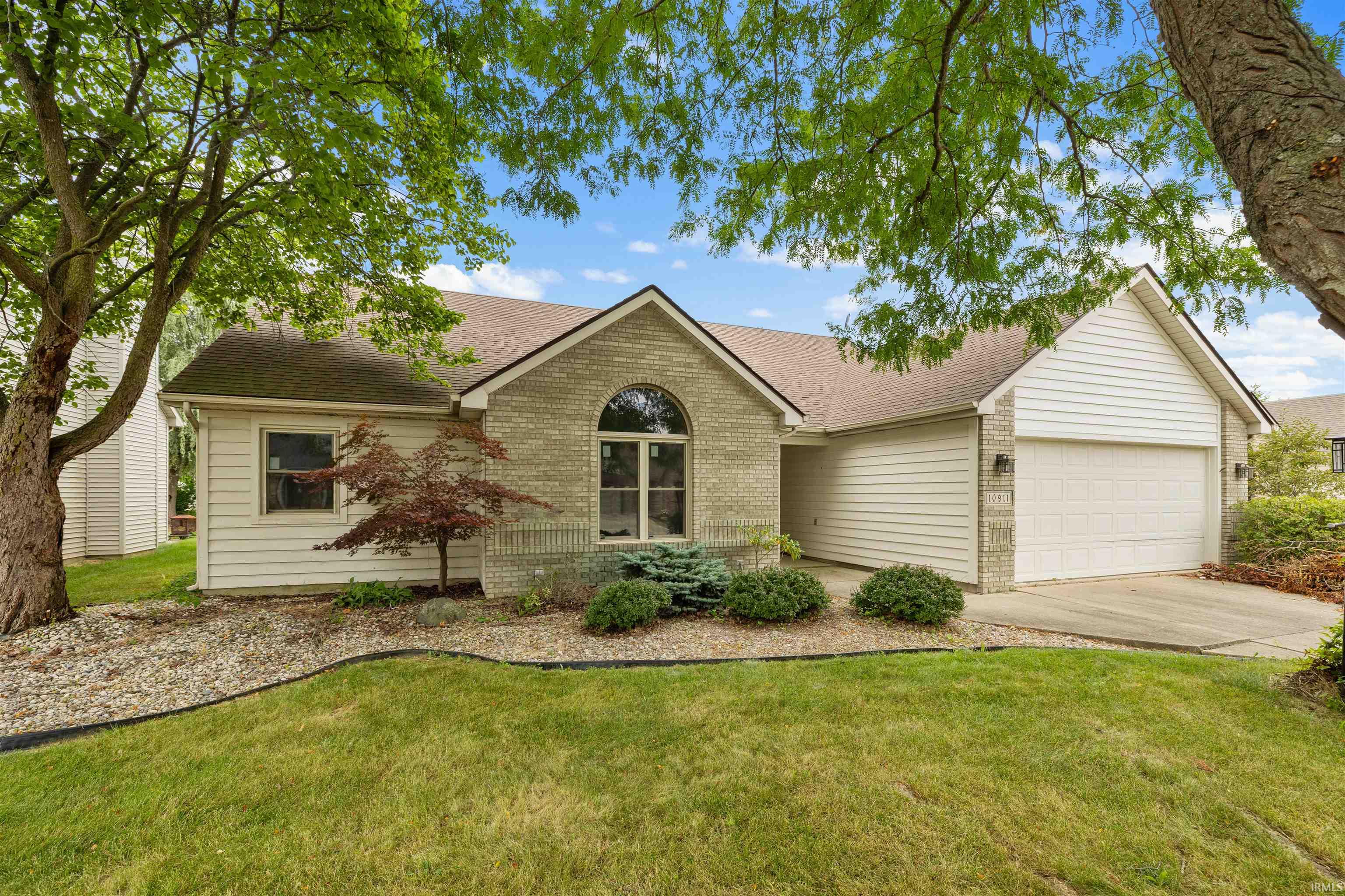 10911 Mill Lake Cove Fort Wayne IN 46845
