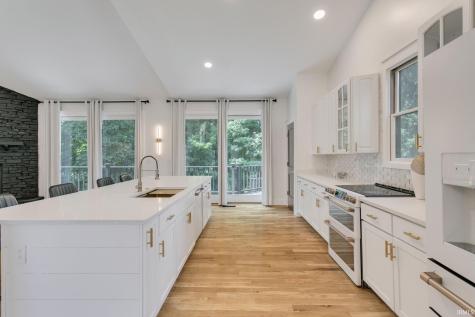 51855 Westwood Forest Drive South Bend IN 46628