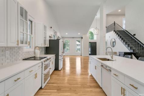 51855 Westwood Forest Drive South Bend IN 46628