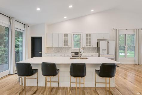 51855 Westwood Forest Drive South Bend IN 46628