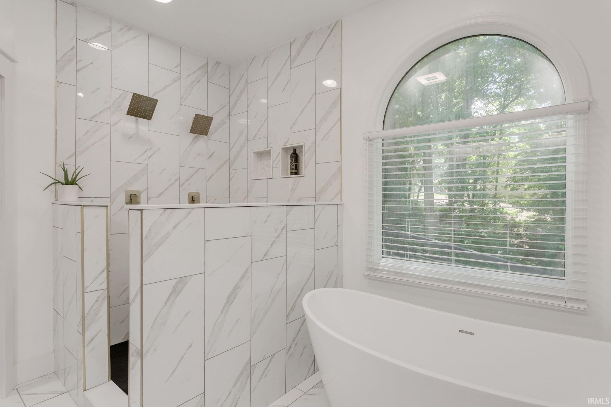 51855 Westwood Forest Drive South Bend IN 46628