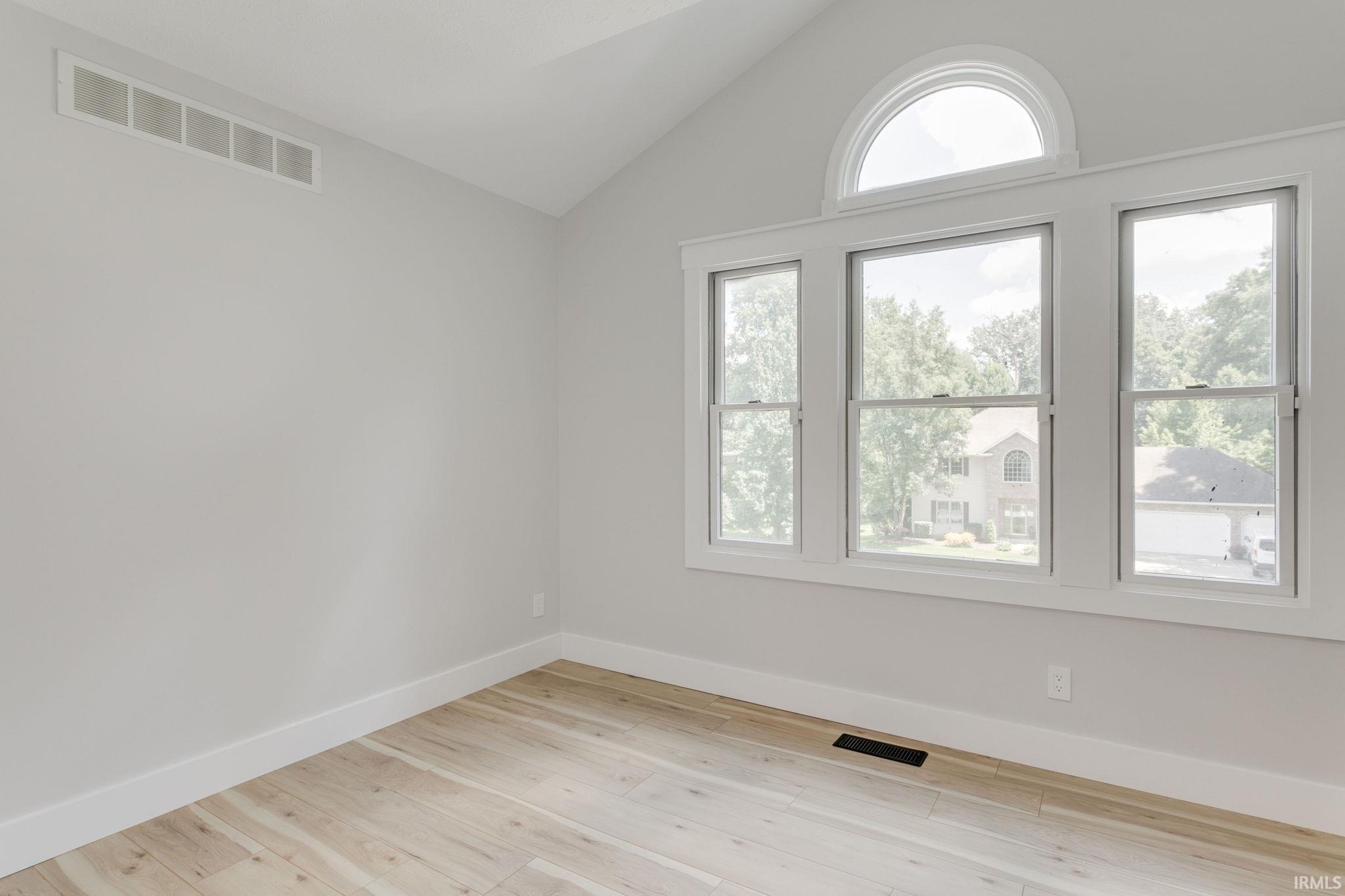 51855 Westwood Forest Drive South Bend IN 46628
