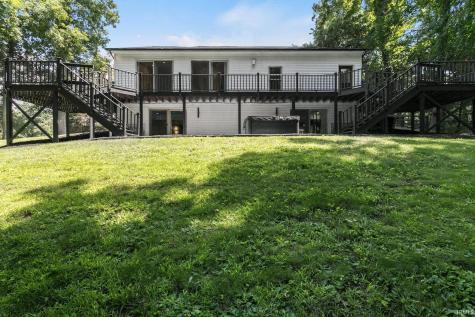 51855 Westwood Forest Drive South Bend IN 46628