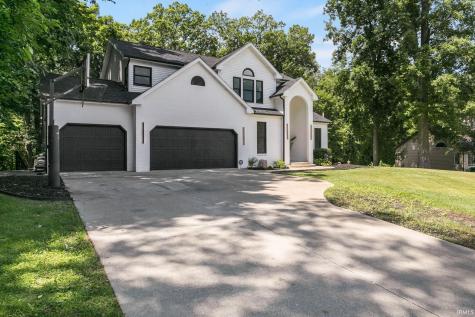 51855 Westwood Forest Drive South Bend IN 46628