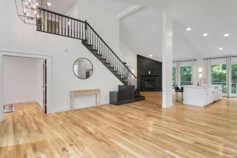 51855 Westwood Forest Drive South Bend IN 46628