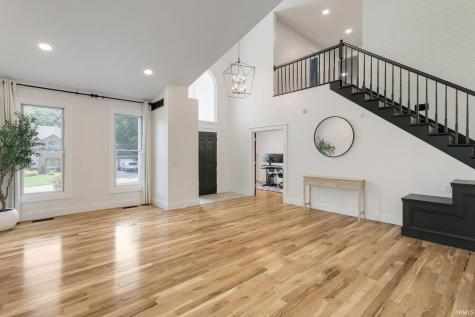 51855 Westwood Forest Drive South Bend IN 46628