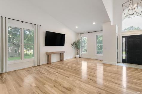 51855 Westwood Forest Drive South Bend IN 46628