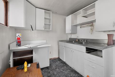 6822 Wayne Trace Fort Wayne IN 46816