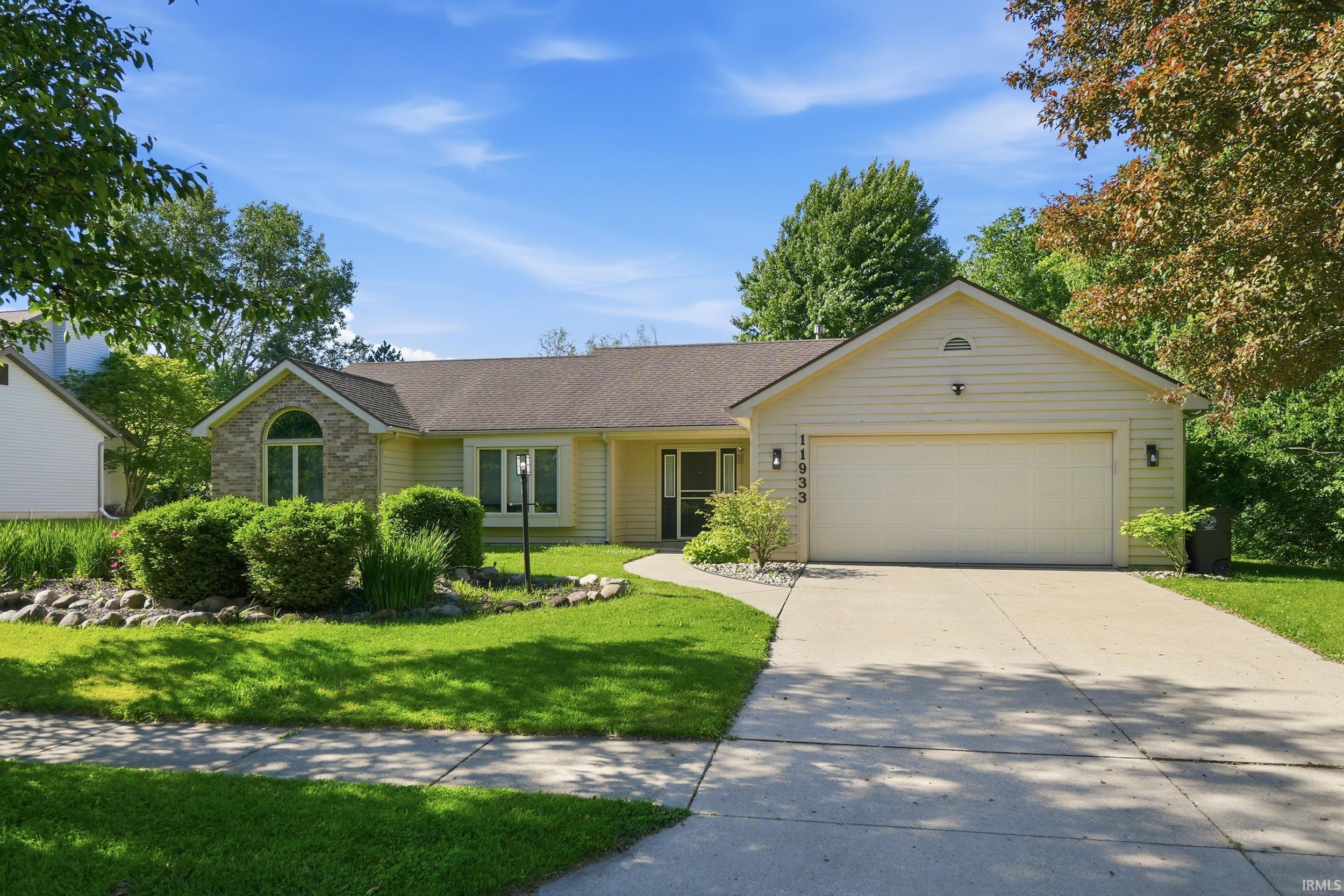 11933 Eagle Creek Place Fort Wayne IN 46814