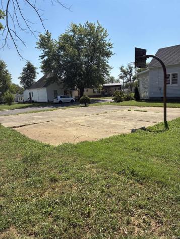 608 Indiana Street Bicknell IN 47512