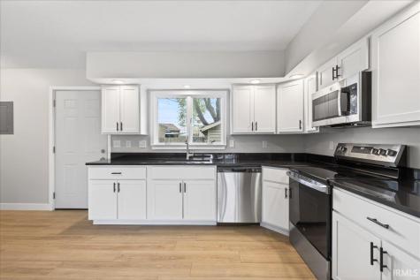 2413 Crestview Court Lafayette IN 47909