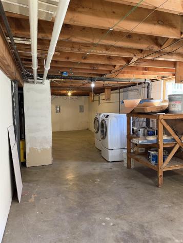 202 W Chester Drive Ellettsville IN 47429