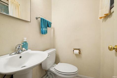 1517 Crestwood Boulevard South Bend IN 46635