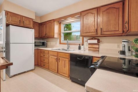 1517 Crestwood Boulevard South Bend IN 46635
