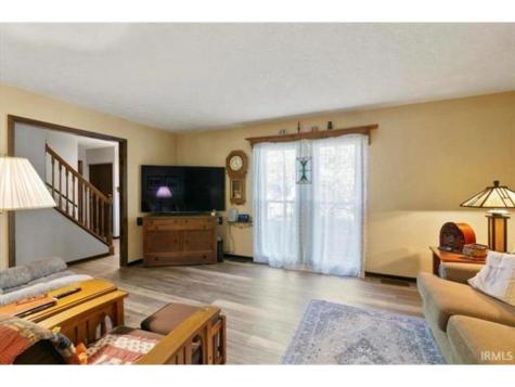 915 Edgehill Lane Anderson IN 46012