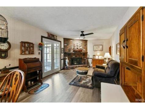 915 Edgehill Lane Anderson IN 46012
