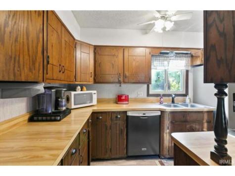 915 Edgehill Lane Anderson IN 46012