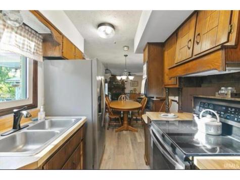 915 Edgehill Lane Anderson IN 46012