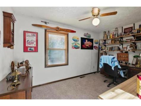 915 Edgehill Lane Anderson IN 46012