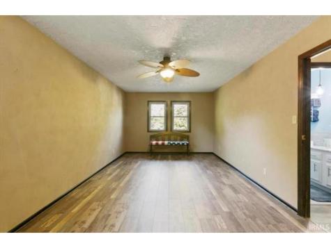 915 Edgehill Lane Anderson IN 46012