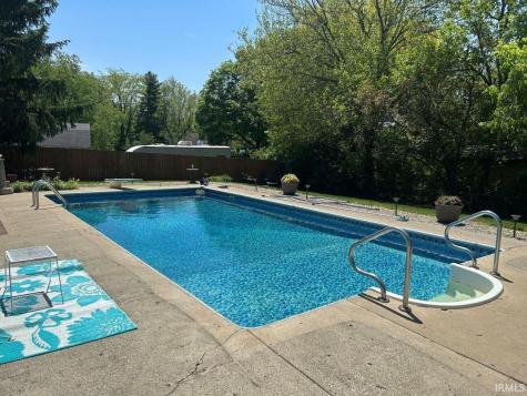 915 Edgehill Lane Anderson IN 46012