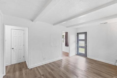 2710 Charlotte Avenue Fort Wayne IN 46805
