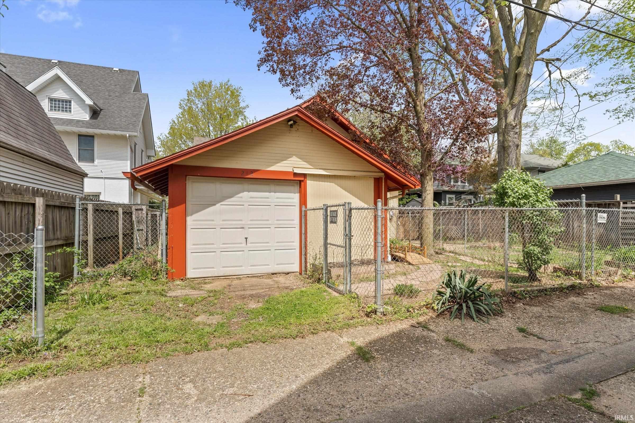 212 Marquette Avenue South Bend IN 46617