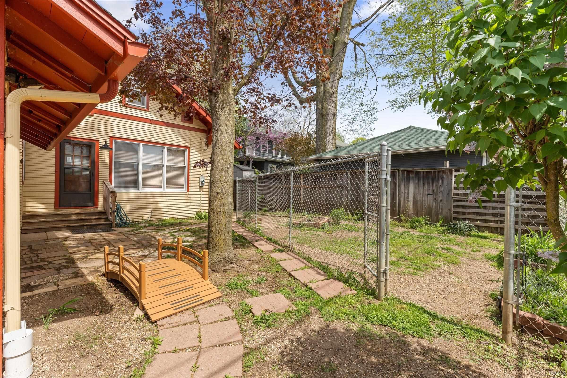 212 Marquette Avenue South Bend IN 46617