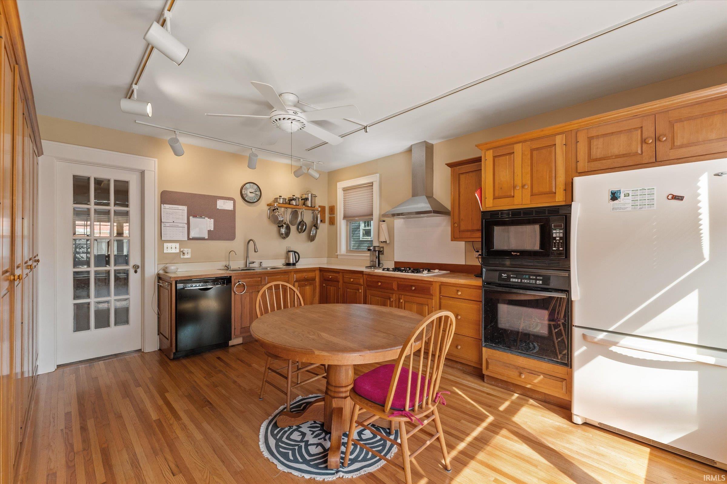212 Marquette Avenue South Bend IN 46617