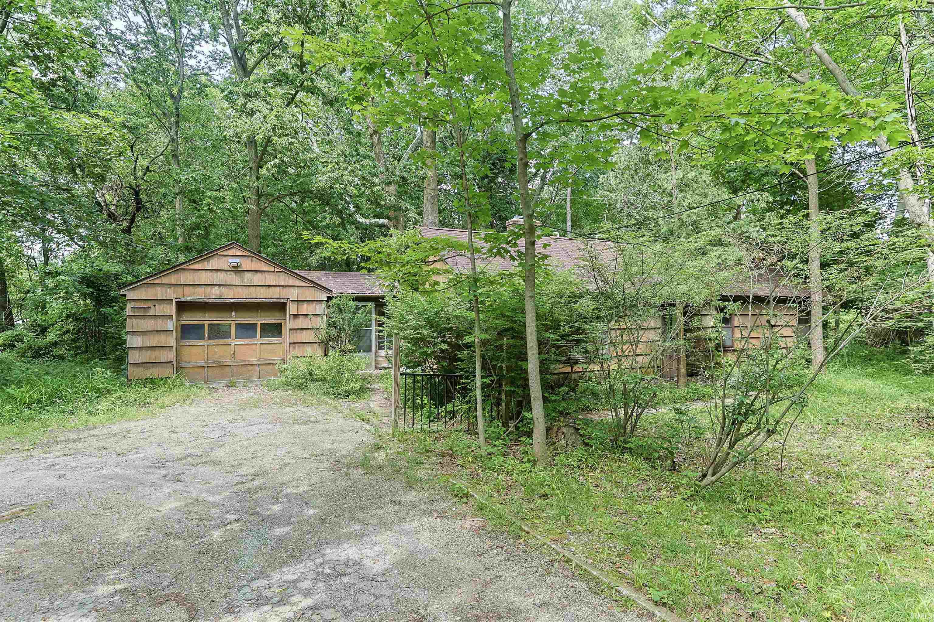 516 E Dragoon Trail Mishawaka IN 46544