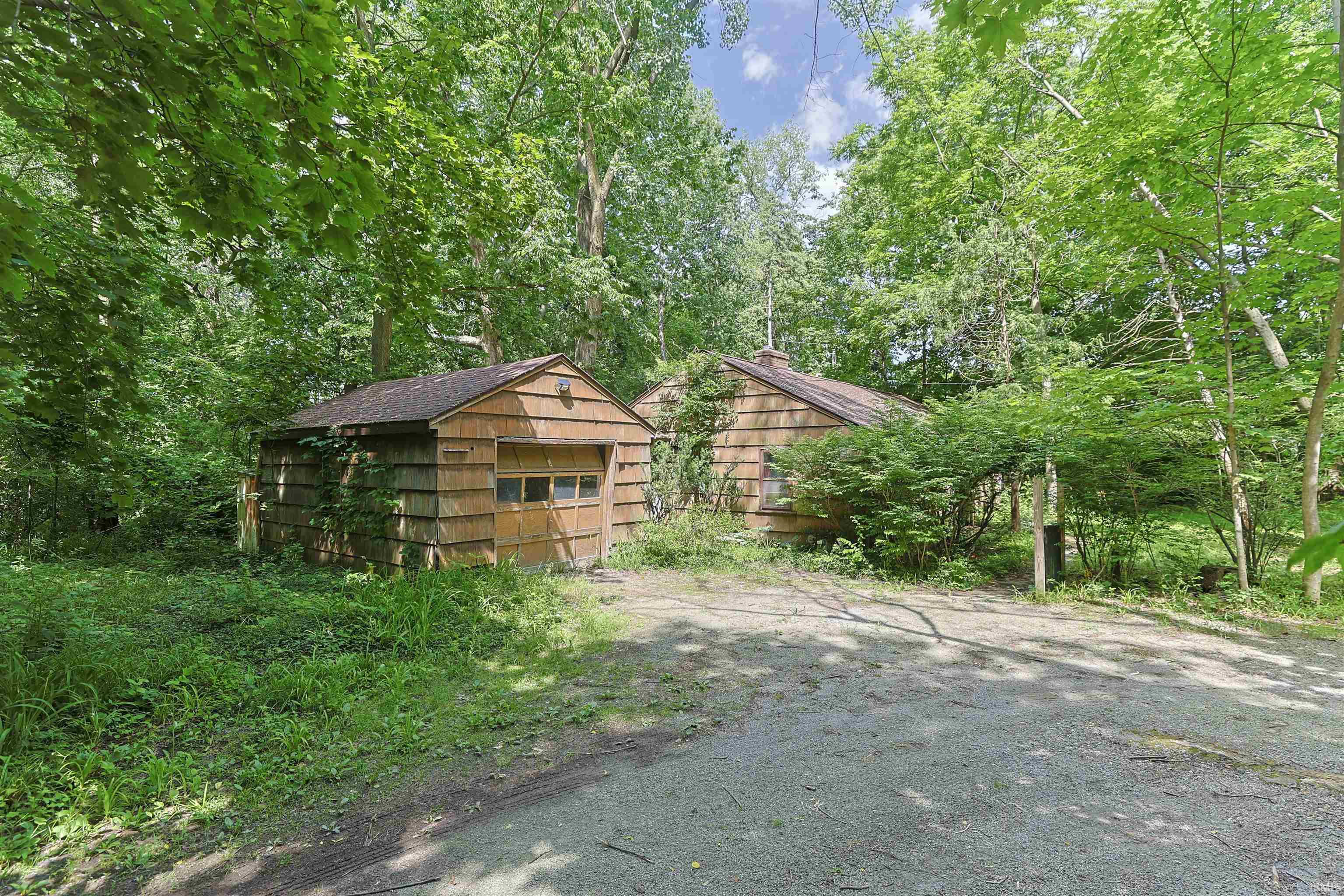 516 E Dragoon Trail Mishawaka IN 46544