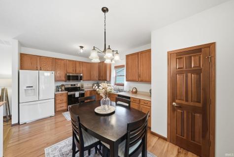 3933 Whitfield Chase Fort Wayne IN 46815