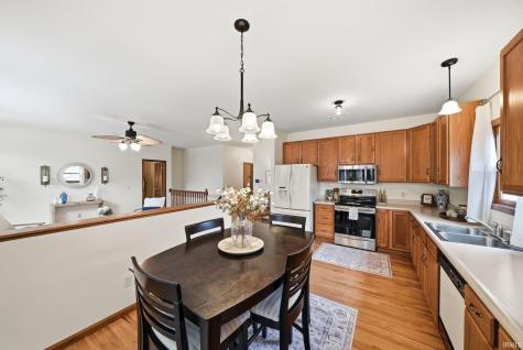 3933 Whitfield Chase Fort Wayne IN 46815