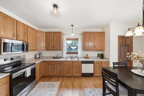 3933 Whitfield Chase Fort Wayne IN 46815