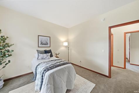 3933 Whitfield Chase Fort Wayne IN 46815