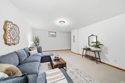 3933 Whitfield Chase Fort Wayne IN 46815