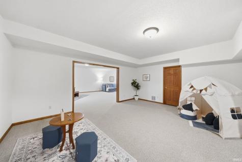 3933 Whitfield Chase Fort Wayne IN 46815