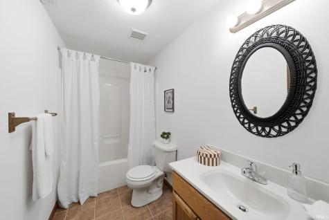 3933 Whitfield Chase Fort Wayne IN 46815