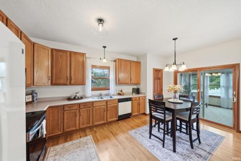 3933 Whitfield Chase Fort Wayne IN 46815