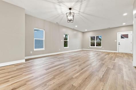 2710 N B Street Elwood IN 46036