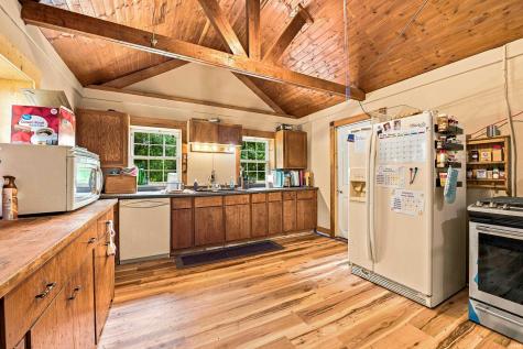 407 E Maple Street Gaston IN 47342