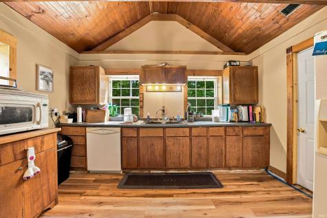 407 E Maple Street Gaston IN 47342